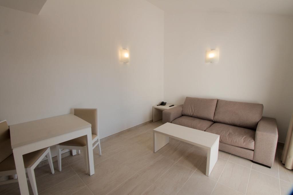 Aparthotel Sagitario Menorca Mar Adults Only Cala en Bosch Pokoj fotografie